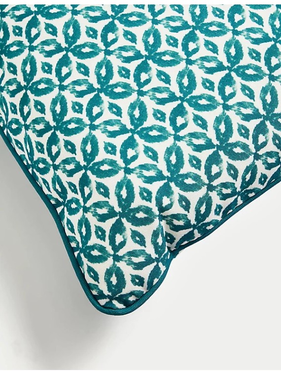 Pure Cotton Scallop Trim Cushion